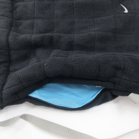 Nike Club Fleece Gloves with Quilted Backpack Shoulder Straps in Black - Picture 6 of 6